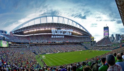 壹号娱乐_曼城半场两球奠定胜局 福登闪电破门格瓦迪奥尔铁树开花